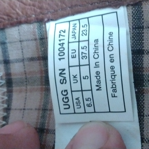 UGG Distressed Boots - Picture 14 of 16